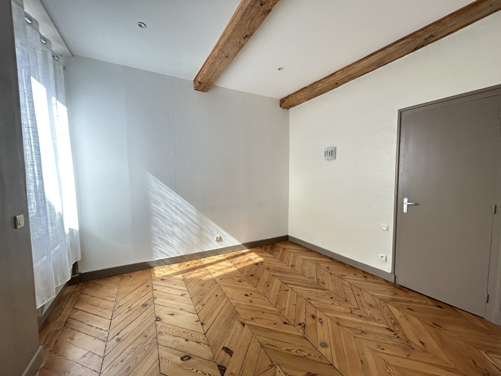 APPARTEMENT T3 A LOUER - MONTBRISON - 77.4 m2 - 620 &euro; charges comprises par mois