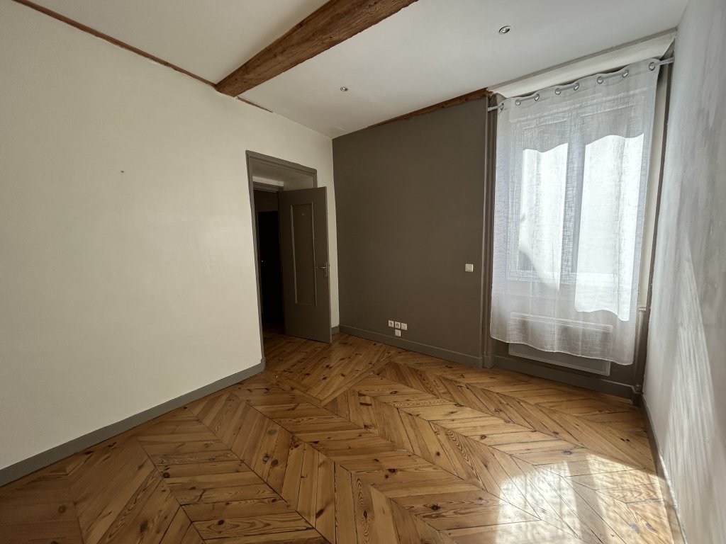 APPARTEMENT T3 A LOUER - MONTBRISON - 77.4 m2 - 620 &euro; charges comprises par mois