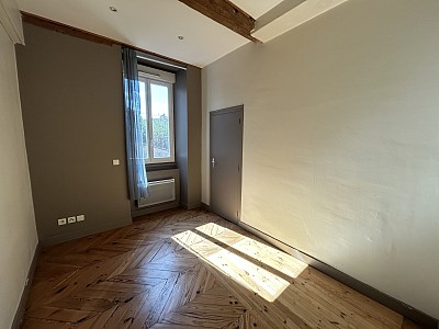 APPARTEMENT T3 A LOUER - MONTBRISON - 77.4 m2 - 620 &euro; charges comprises par mois