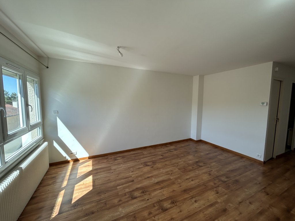 APPARTEMENT T3 A LOUER - MONTBRISON - 65.43 m2 - 670 &euro; charges comprises par mois