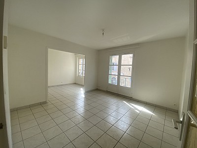 APPARTEMENT T3 A LOUER - MONTBRISON - 72.23 m2 - 610 &euro; charges comprises par mois