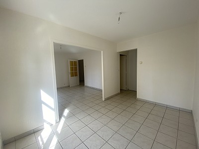 APPARTEMENT T3 A LOUER - MONTBRISON - 72.23 m2 - 610 &euro; charges comprises par mois