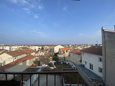 APPARTEMENT T3 A LOUER - MONTBRISON - 52.14 m2 - 590 € charges comprises par mois