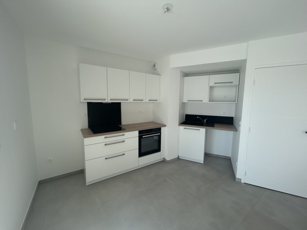 APPARTEMENT T3 A LOUER - MONTBRISON - 75.78 m2 - 910 &euro; charges comprises par mois