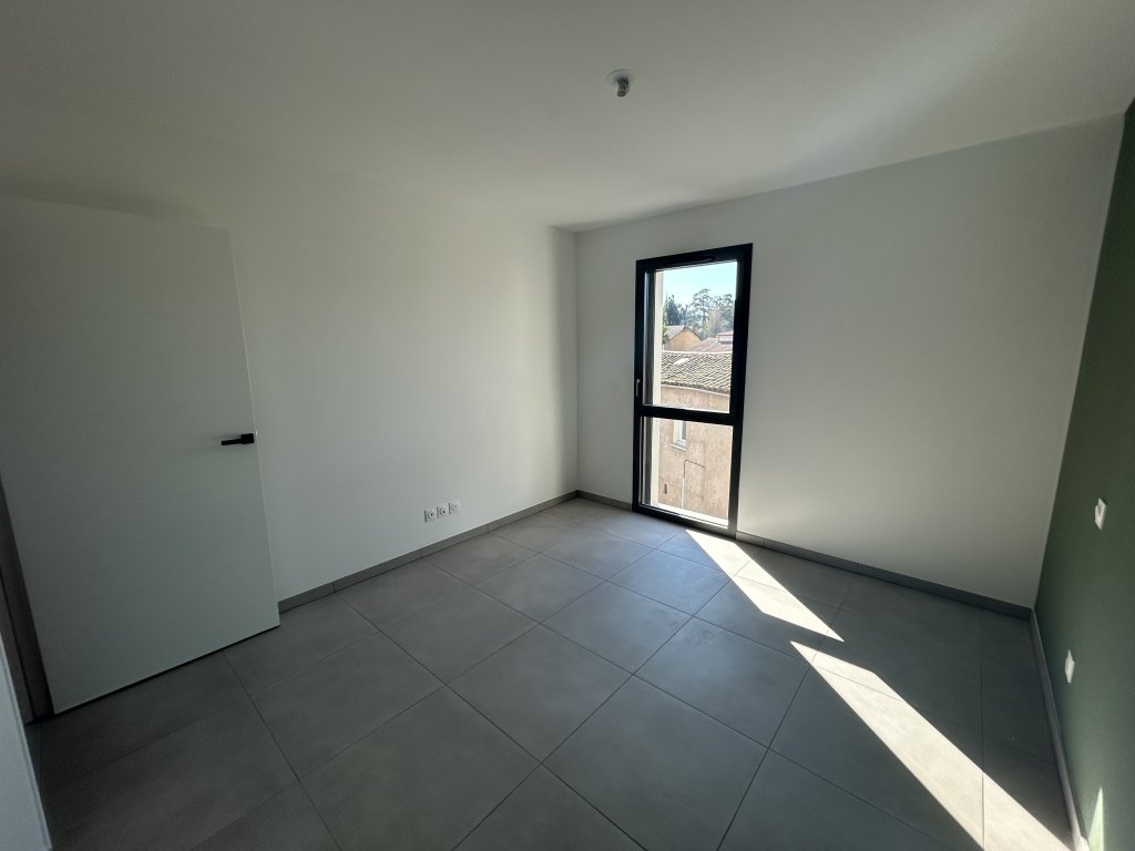 APPARTEMENT T3 A LOUER - MONTBRISON - 75.78 m2 - 910 &euro; charges comprises par mois