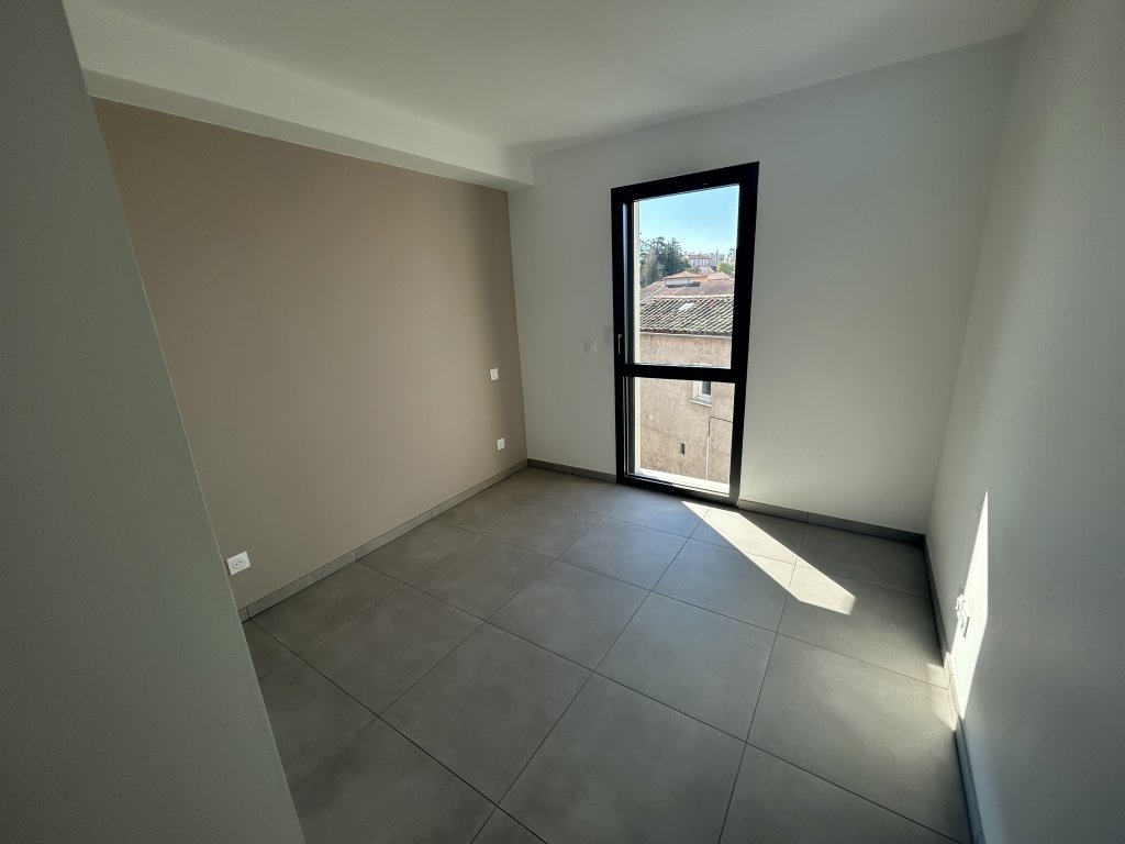 APPARTEMENT T3 A LOUER - MONTBRISON - 75.78 m2 - 910 &euro; charges comprises par mois