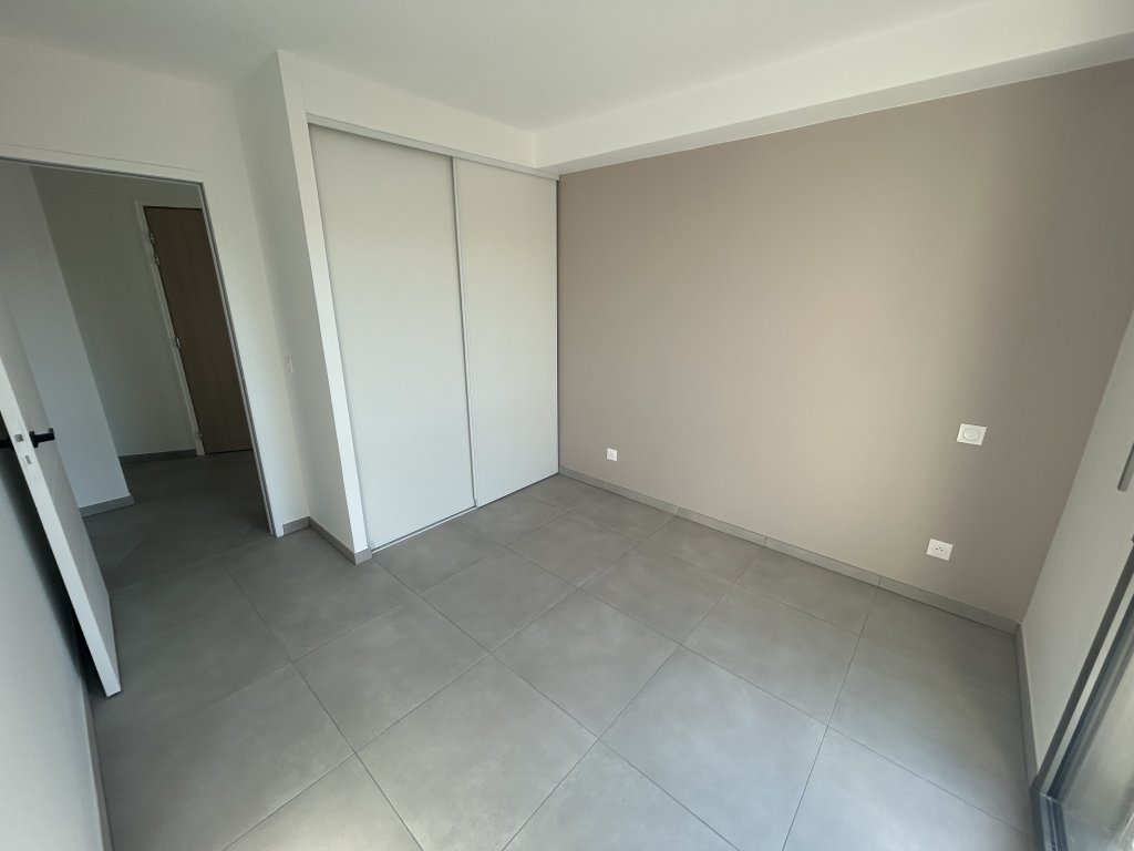 APPARTEMENT T3 A LOUER - MONTBRISON - 75.78 m2 - 910 &euro; charges comprises par mois