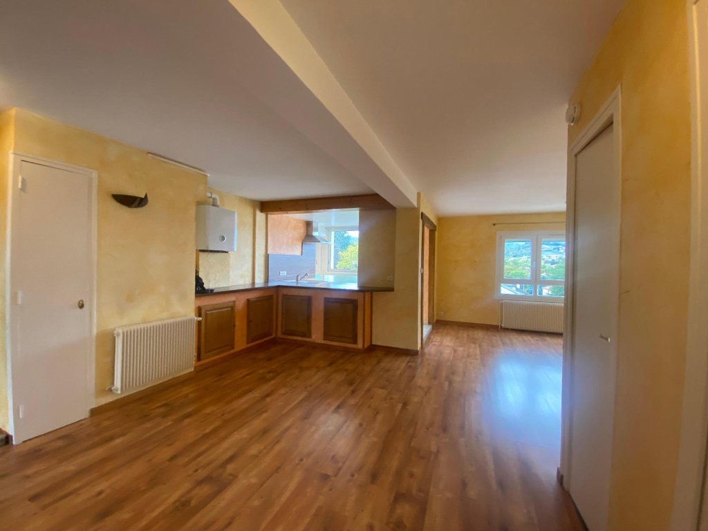 APPARTEMENT T3 A LOUER - MONTBRISON - 65.43 m2 - 670 &euro; charges comprises par mois