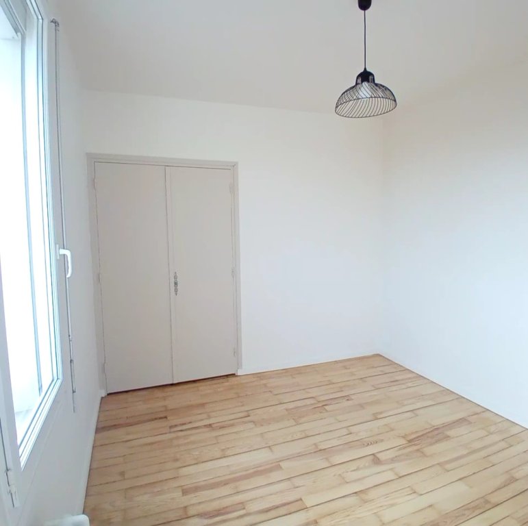 APPARTEMENT T3 A LOUER - MONTBRISON intramuros - 72.53 m2 - 821 &euro; charges comprises par mois