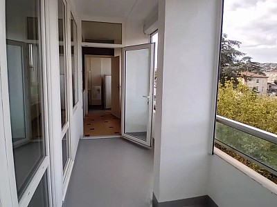 APPARTEMENT T3 A LOUER - MONTBRISON intramuros - 72.53 m2 - 821 € charges comprises par mois