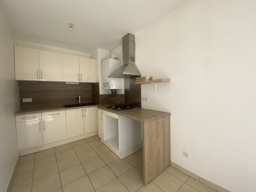 APPARTEMENT T3 A LOUER - MONTBRISON - 61.72 m2 - 748 &euro; charges comprises par mois