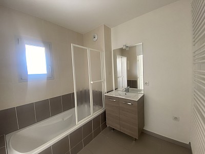 APPARTEMENT T3 A LOUER - MONTBRISON - 61.72 m2 - 748 € charges comprises par mois