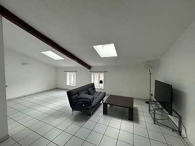 APPARTEMENT T3 A LOUER - MONTBRISON - 100.7 m2 - 650 € charges comprises par mois