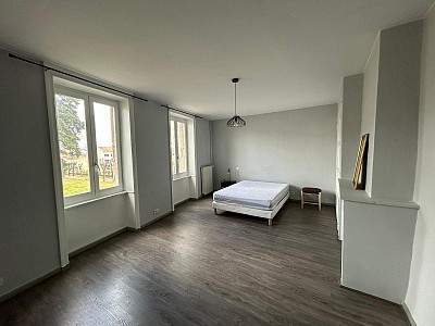 APPARTEMENT T3 A LOUER - MONTBRISON - 100.7 m2 - 650 € charges comprises par mois
