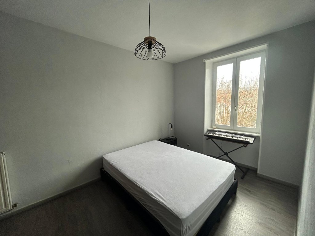APPARTEMENT T3 A LOUER - MONTBRISON - 100.7 m2 - 650 &euro; charges comprises par mois