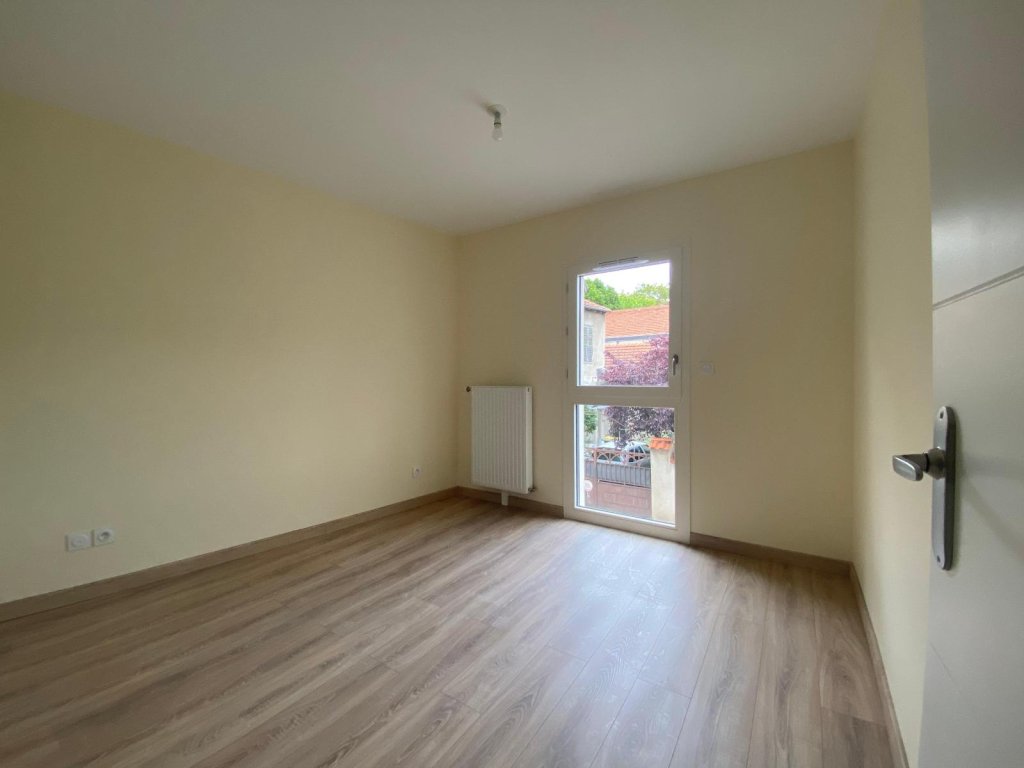 APPARTEMENT T3 A LOUER - MONTBRISON - 76.9 m2 - 856 &euro; charges comprises par mois