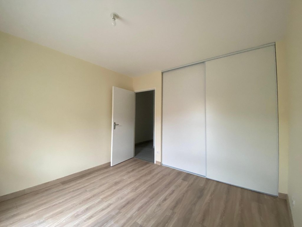 APPARTEMENT T3 A LOUER - MONTBRISON - 76.9 m2 - 856 &euro; charges comprises par mois
