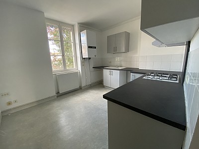 APPARTEMENT T3 A LOUER - MONTROND LES BAINS - 65.8 m2 - 590 € charges comprises par mois