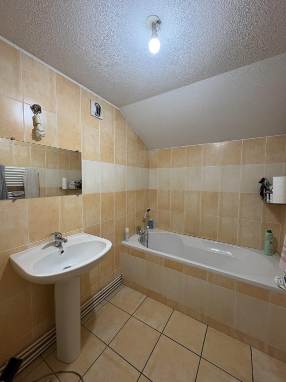 APPARTEMENT T3 A LOUER - MONTROND LES BAINS - 68.5 m2 - 680 &euro; charges comprises par mois