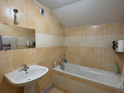 APPARTEMENT T3 A LOUER - MONTROND LES BAINS - 68.5 m2 - 680 &euro; charges comprises par mois