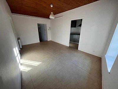 APPARTEMENT T3 A LOUER - SAVIGNEUX - 51.37 m2 - 480 € charges comprises par mois