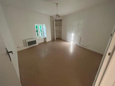 APPARTEMENT T3 A LOUER - SAVIGNEUX - 51.37 m2 - 480 € charges comprises par mois
