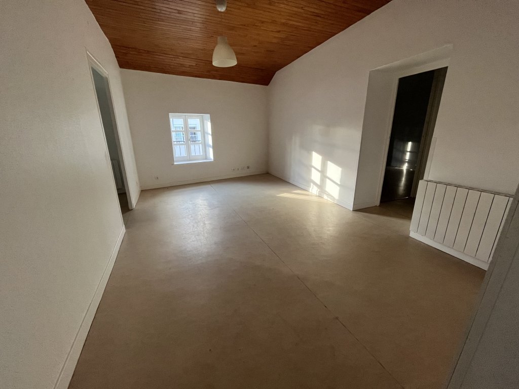 APPARTEMENT T3 A LOUER - SAVIGNEUX - 51.37 m2 - 480 &euro; charges comprises par mois