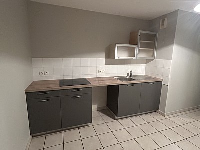 APPARTEMENT T3 A LOUER - SAVIGNEUX - 86.6 m2 - 786 &euro; charges comprises par mois