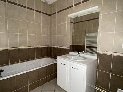 APPARTEMENT T3 A LOUER - ST ANTHEME - 59.14 m2 - 458 € charges comprises par mois