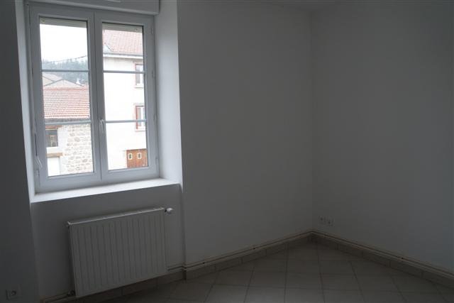 APPARTEMENT T3 A LOUER - ST ANTHEME - 59.14 m2 - 458 &euro; charges comprises par mois
