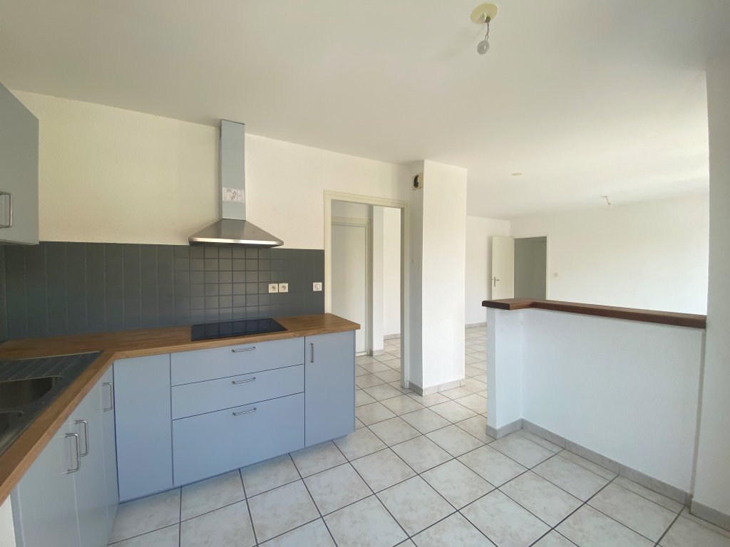 APPARTEMENT T3 A LOUER - ST BONNET LE CHATEAU - 68.23 m2 - 680 &euro; charges comprises par mois