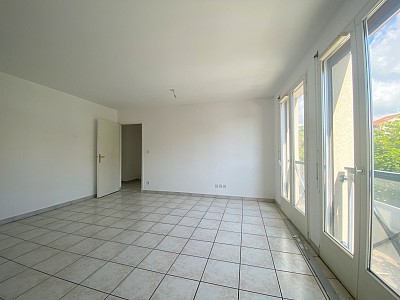 APPARTEMENT T3 A LOUER - ST BONNET LE CHATEAU - 68.23 m2 - 680 € charges comprises par mois