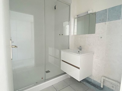APPARTEMENT T3 A LOUER - ST BONNET LE CHATEAU - 68.23 m2 - 680 € charges comprises par mois