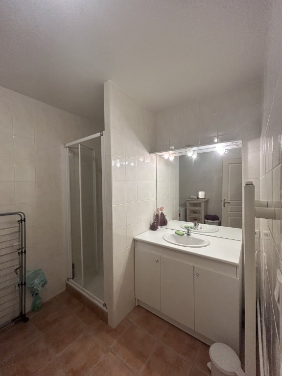 APPARTEMENT T3 A LOUER - ST ROMAIN LE PUY - 96.25 m2 - 850 &euro; charges comprises par mois