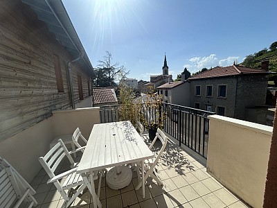 APPARTEMENT T3 A LOUER - ST ROMAIN LE PUY - 96.25 m2 - 850 € charges comprises par mois