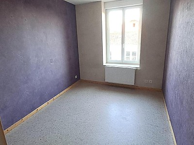 APPARTEMENT T4 A LOUER - CHAZELLES SUR LYON - 84.1 m2 - 720 € charges comprises par mois