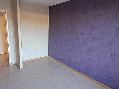 APPARTEMENT T4 A LOUER - CHAZELLES SUR LYON - 84.1 m2 - 720 € charges comprises par mois