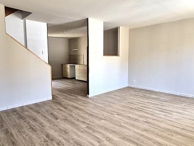 APPARTEMENT T4 A LOUER - CHAZELLES SUR LYON - 84.1 m2 - 695 € charges comprises par mois