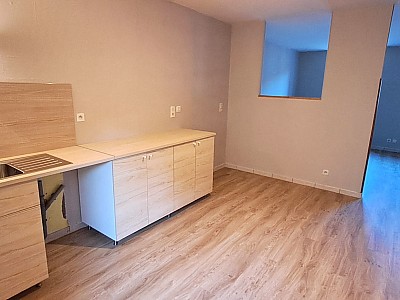 APPARTEMENT T4 A LOUER - CHAZELLES SUR LYON - 84.1 m2 - 695 € charges comprises par mois