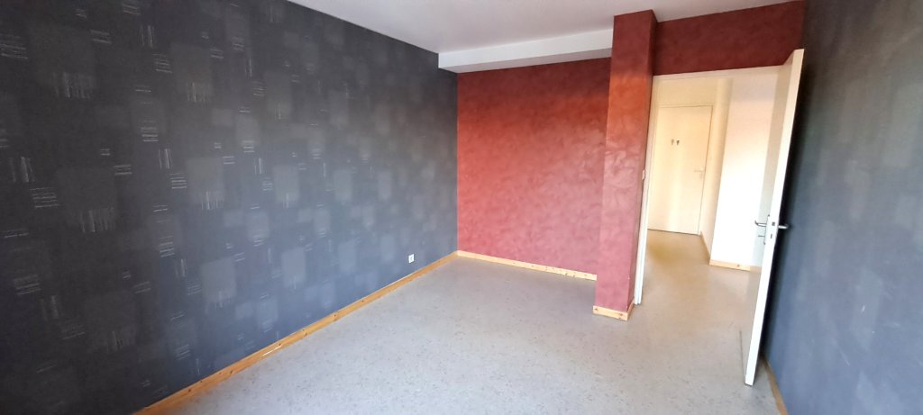 APPARTEMENT T4 A LOUER - CHAZELLES SUR LYON - 84.1 m2 - 695 &euro; charges comprises par mois