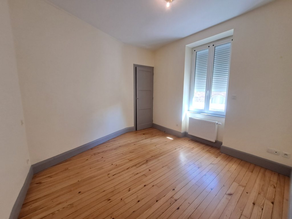 APPARTEMENT T4 A LOUER - CHAZELLES SUR LYON - 74.15 m2 - 560 &euro; charges comprises par mois