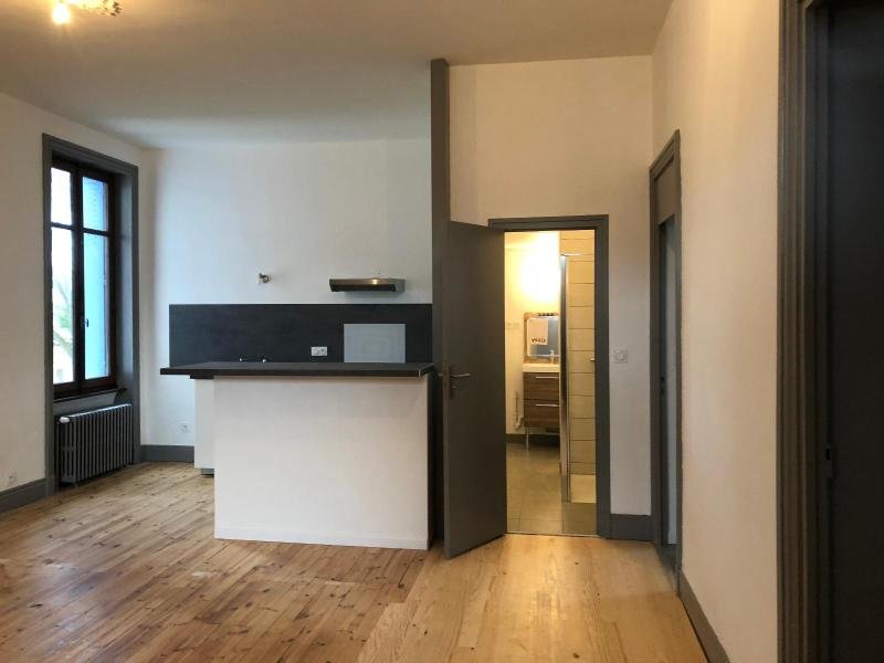 APPARTEMENT T4 A LOUER - FEURS - 71.51 m2 - 656 &euro; charges comprises par mois