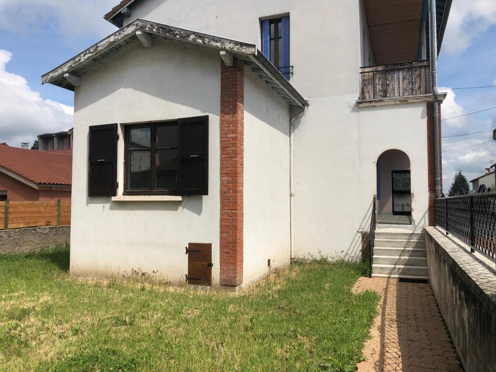 APPARTEMENT T4 A LOUER - FEURS - 71.51 m2 - 656 &euro; charges comprises par mois