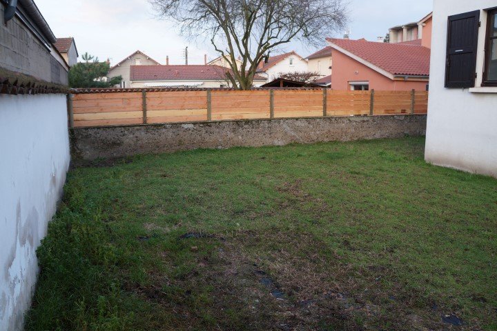 APPARTEMENT T4 A LOUER - FEURS - 71.51 m2 - 656 &euro; charges comprises par mois