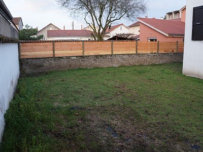 APPARTEMENT T4 A LOUER - FEURS - 71.51 m2 - 656 € charges comprises par mois