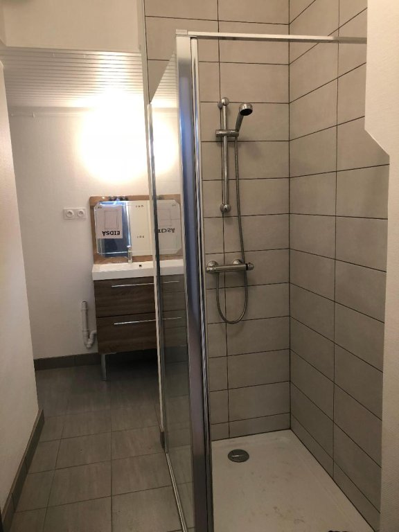APPARTEMENT T4 A LOUER - FEURS - 71.51 m2 - 656 &euro; charges comprises par mois