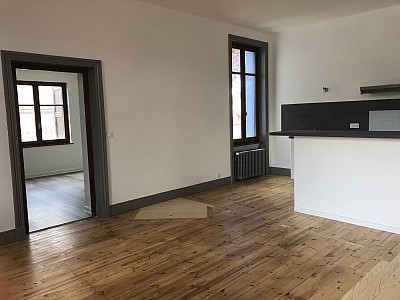 APPARTEMENT T4 A LOUER - FEURS - 71.51 m2 - 656 &euro; charges comprises par mois