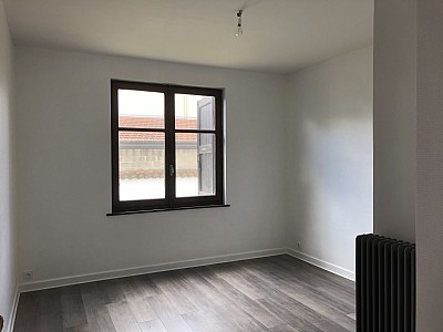 APPARTEMENT T4 A LOUER - FEURS - 71.51 m2 - 656 &euro; charges comprises par mois