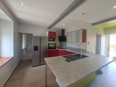 APPARTEMENT T4 A LOUER - MARINGES - 115.03 m2 - 695 € charges comprises par mois
