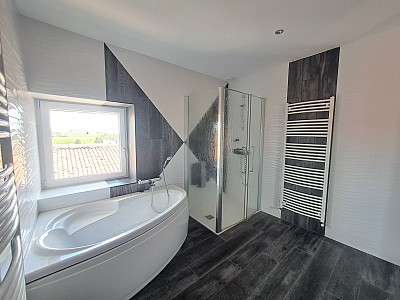 APPARTEMENT T4 A LOUER - MARINGES - 115.03 m2 - 695 € charges comprises par mois